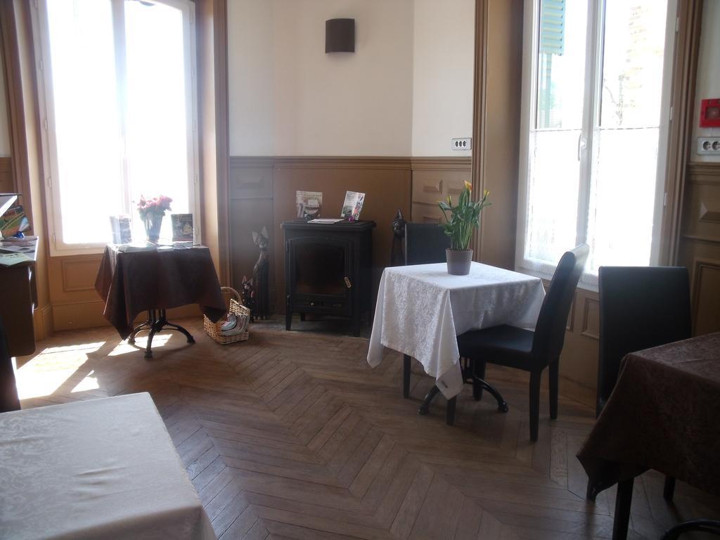 Le Domaine Des Tuileries Guest House Salins Ngoại thất bức ảnh